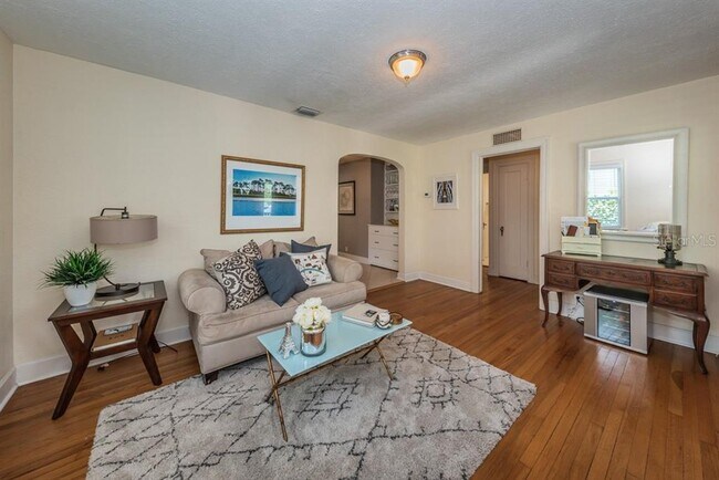 Photo - 1037 18th Ave N