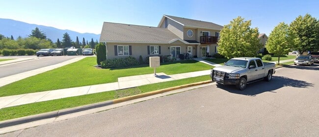 Building Photo - 3 bed 2 bath Condo for Rent in Columbia Falls, MT. $2,100/month Unit 163A