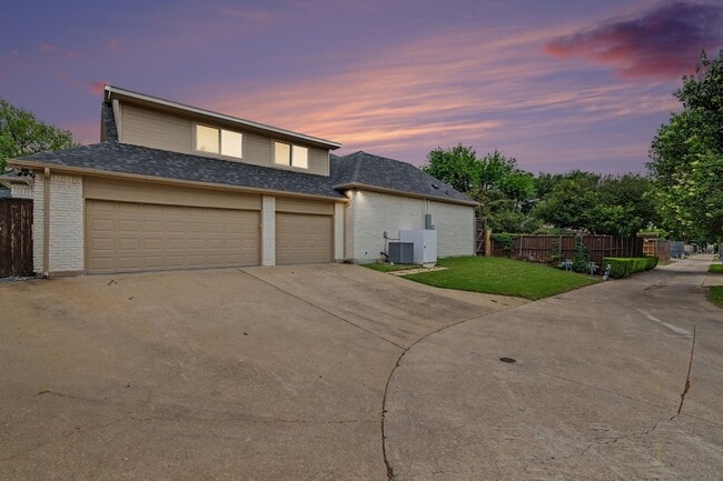 17327 Davenport Rd