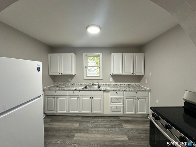 Building Photo - 82 W Coit St Unit 1