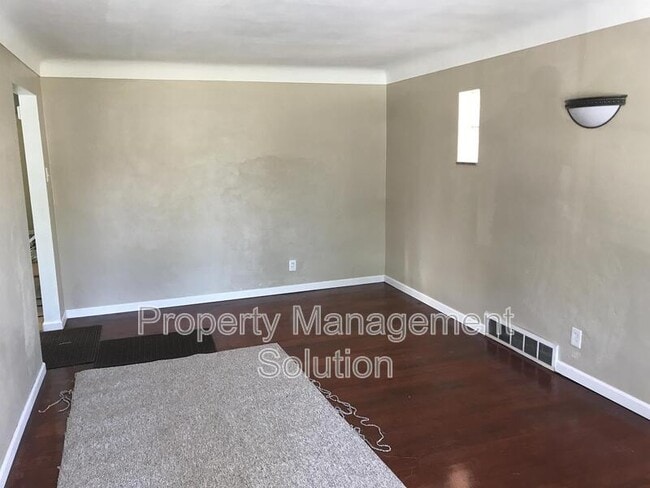 Photo - 4737 Plover Ave