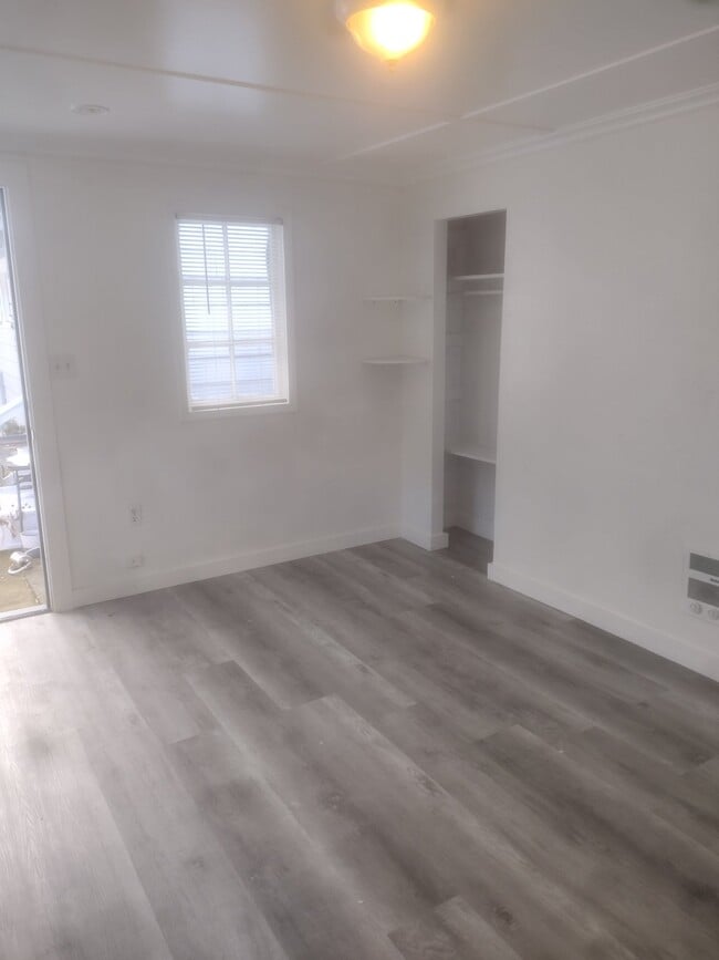 470 S Columbia St Unit 2