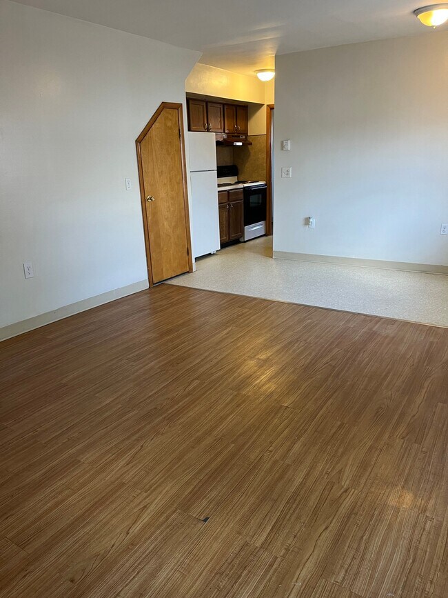 Photo - 114-116 Spruce St Unit B