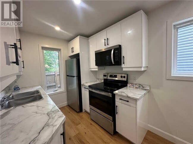 Photo - 3369 Falconbridge Rd