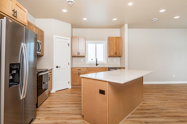 Photo - 6614 68th St S