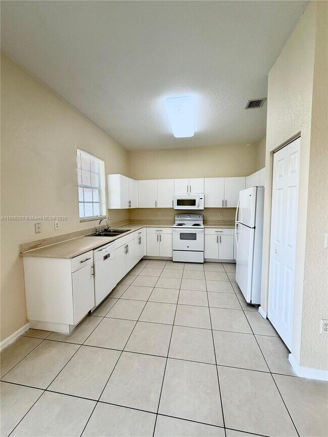 Photo - 12463 SW 44th Ct