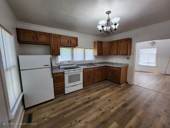 Building Photo - 302 4th Ave SE Rental