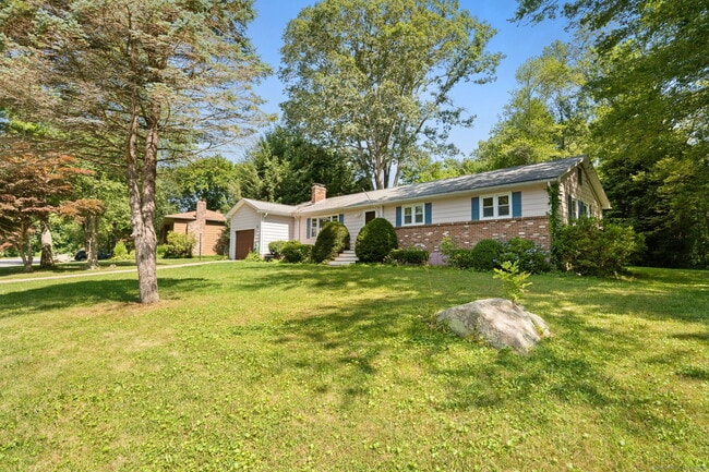 Photo - 31 Raven Wood Rd