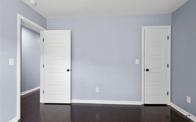 Photo - 305 Bedfordshire Pl