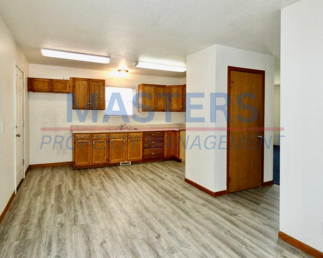 Photo - 2242 Kent St