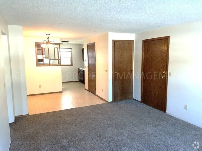 Building Photo - 2 BD - WHEN LOCATION, COMMUNITY AND PRICE ... Unit 3604 S Cathy Ave #3 Rental