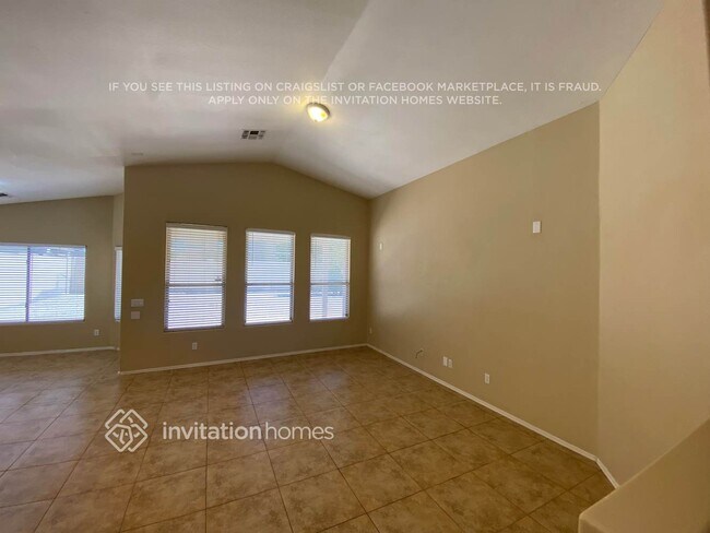 Photo - 9129 W MacKenzie Dr