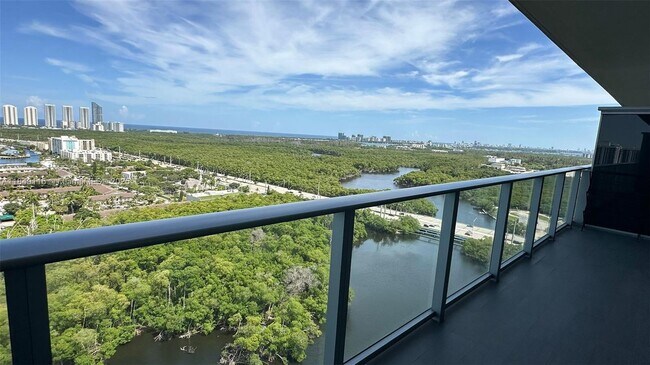 Photo - 16385 Biscayne Blvd Unit 2418