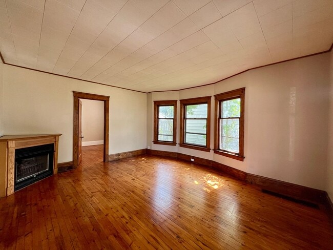 Photo - Move-In Ready 4-Bed Family Home in Willowick!