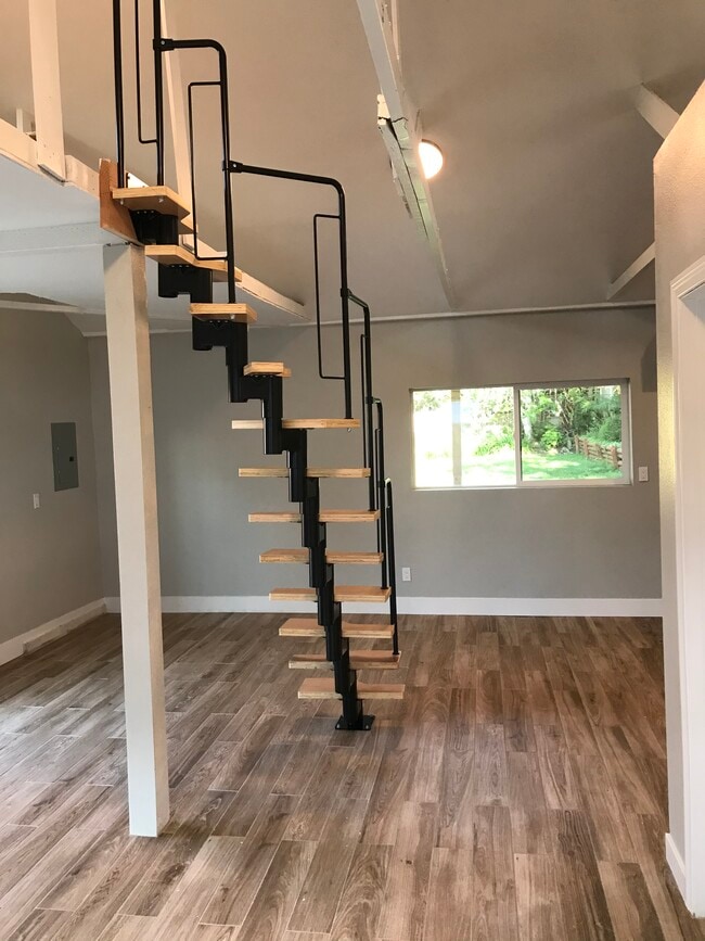 Photo - 706 Vale View Dr