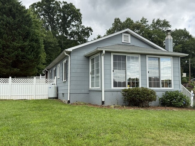 Photo - Adorable 2-Bedroom Cottage in Marion!