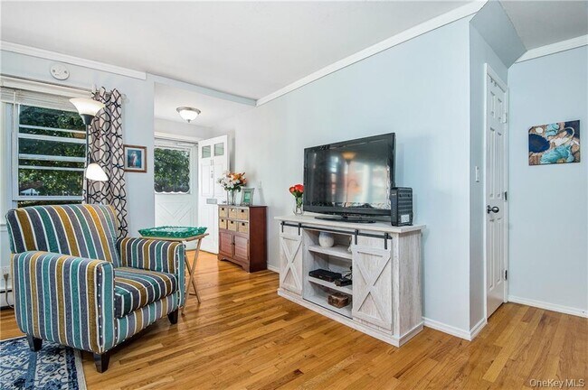 Photo - 2710 South Rd Unidad F11