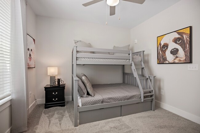 Photo - Ellis Station