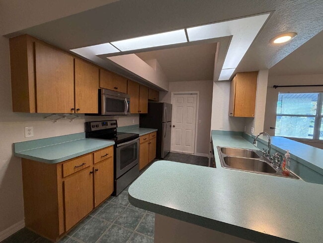 Photo - Spacious 4 bedroom in North Port