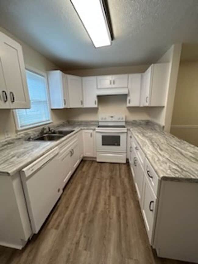 Photo - 1840 Woodland Ave Unit 1840_1