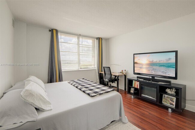 Photo - 1625 SE 10th Ave Condo Unit 607