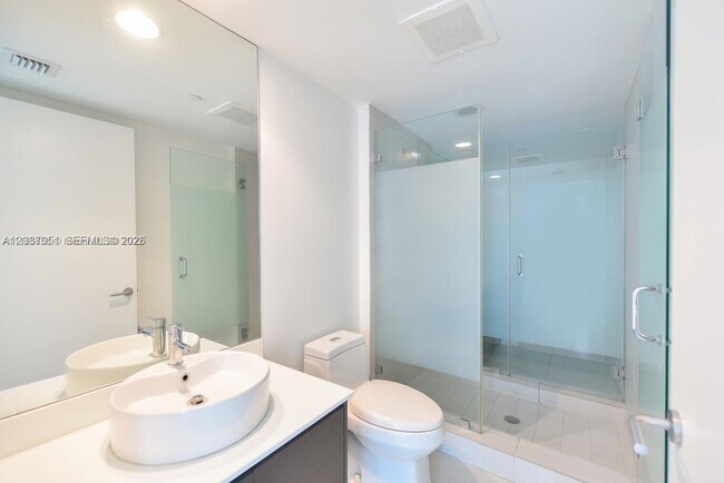 31 SE 6th St Unit 406