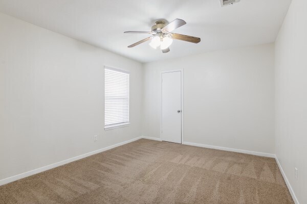 Photo - 407 Holly Ln