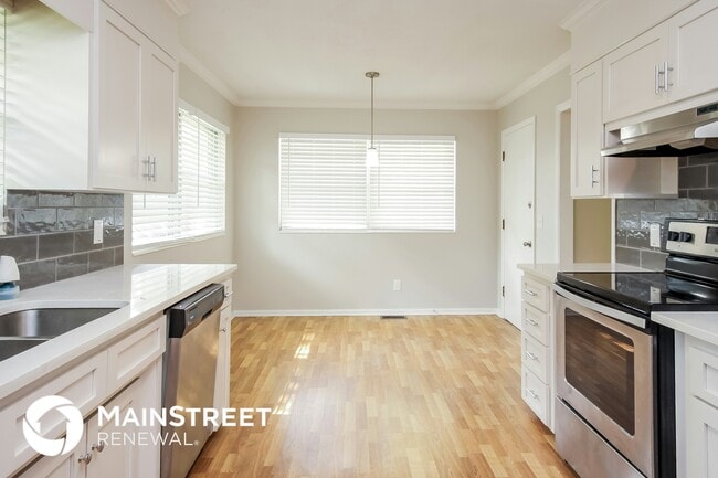 Photo - 2025 Rockwood Ln