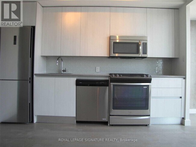 111 Bathurst St Unit 1612