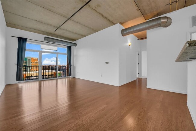 Building Photo - 3670 Woodward Ave Unit 511