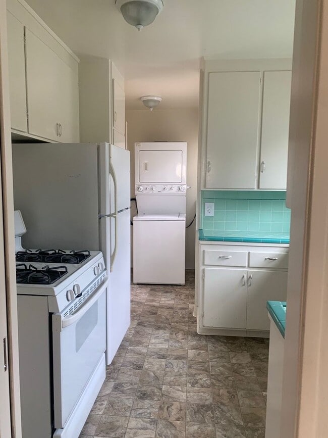 Photo - 328 Waverley St Unit 328 Waverley Street, #2