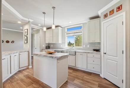 Photo - 1682 Markham Rd