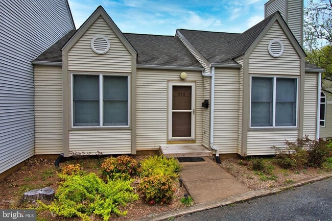 Photo - 313 Harper Dr House