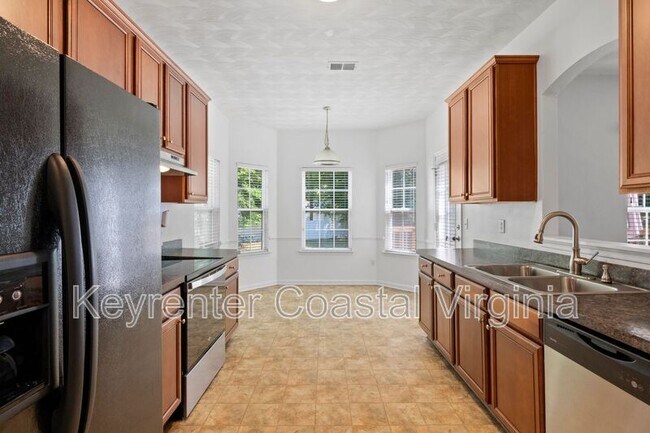 16221 Farah Ct