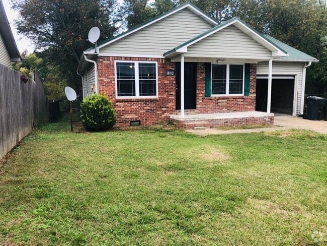 Building Photo - 3 Bedroom 1.5 Bathroom with Garage Rental
