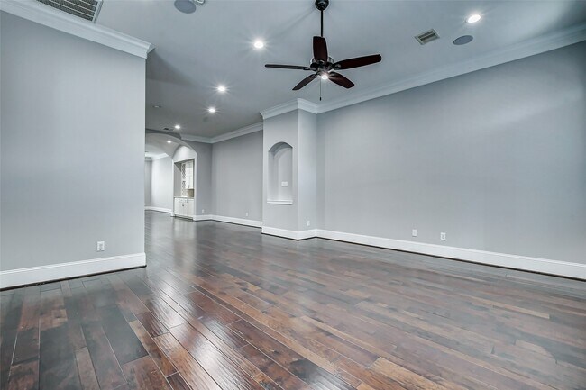 Building Photo - 714 Fargo St