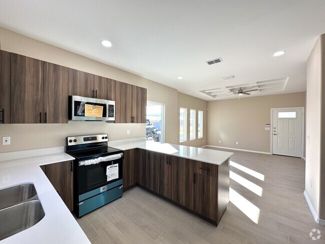 Building Photo - 2918 W Driftwood St Unit 1 Rental
