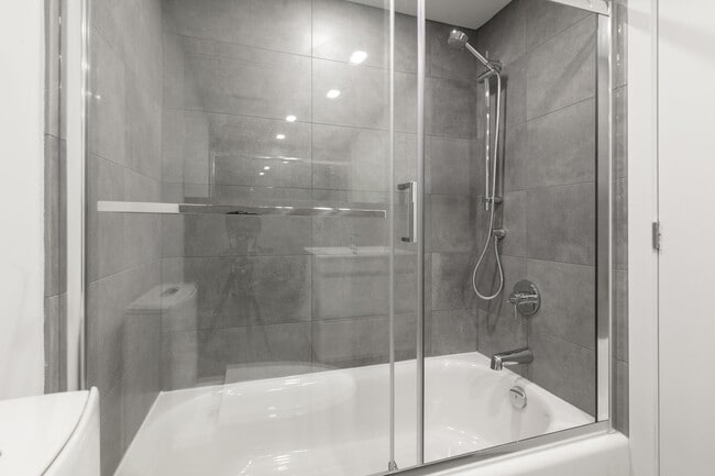 Photo - 1975 Maisonneuve Blvd W Unit 710