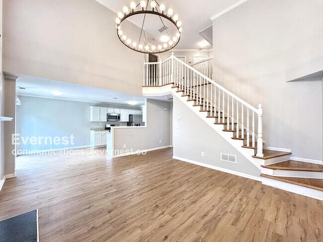 Photo - 2576 Alvecot Cir SE