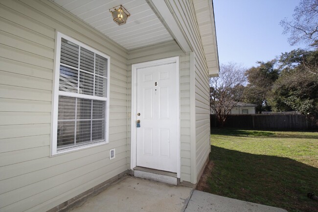 Inviting 2-Bedroom Home in West Pensacola ... - Inviting 2-Bedroom Home in West Pensacola ... Unit B