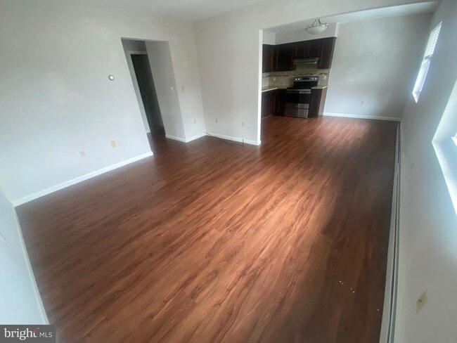 Building Photo - 429 Smith St Unit 2R