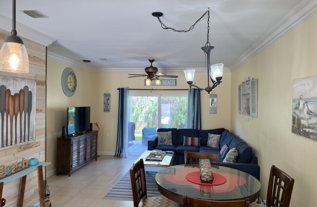 Photo - 114 E Atol St Unidad Rain Dancer 4