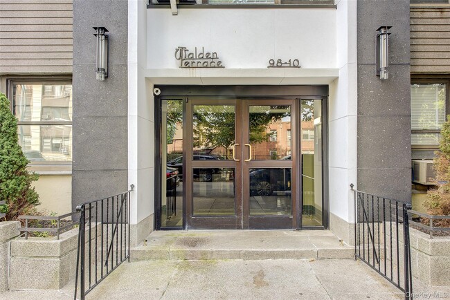 Photo - 98-10-9864 64th Ave Unidad 1G