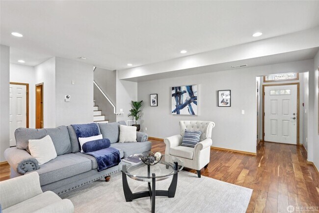 Photo - Contemporary Town home in Renton