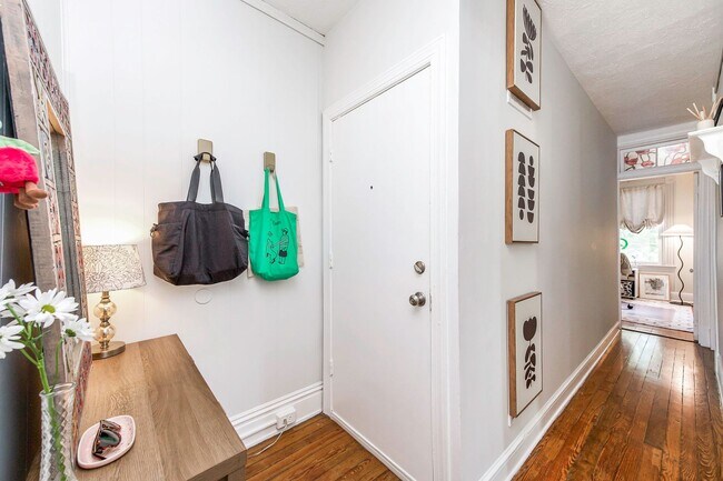 Photo - 3203 Parkwood Ave Unit 3203 Parkwood Avenue #B