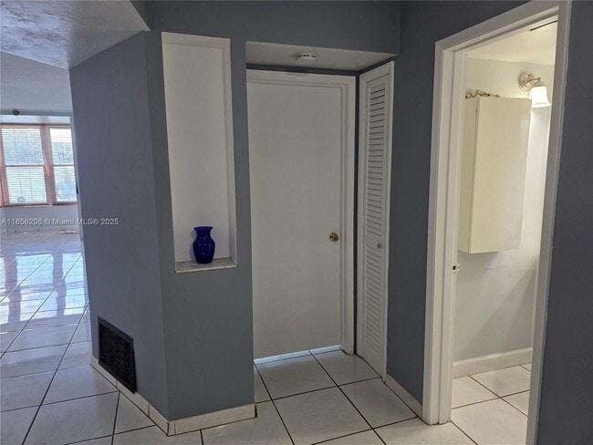 Photo - 1350 NE 191st St Unit B102