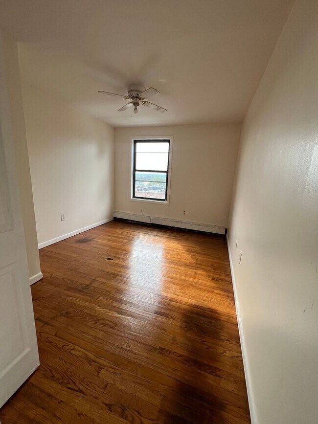 Photo - 185 Palisade Ave Unidad 14