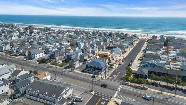 Building Photo - 65 Grand Central Ave Unit 2