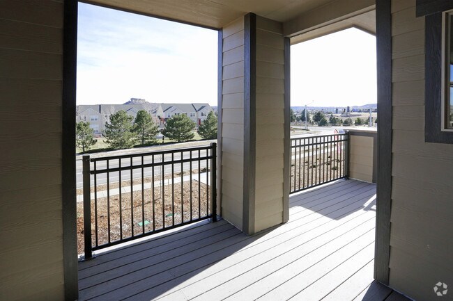 2BR, 2BA - 1295 SF