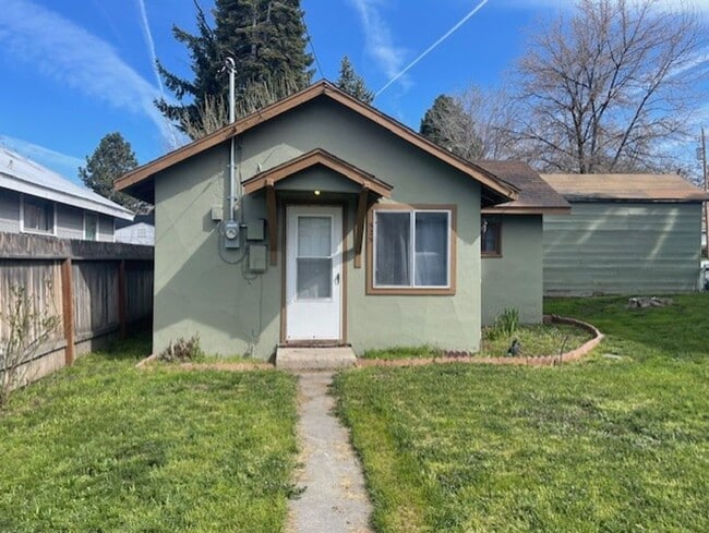 Building Photo - 1 Bedroom, 1 Bath House